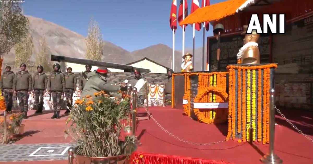 PM Modi lays wreath at Kargil War Memorial